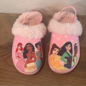 Disney Princess Toddler Girl’s Fuzzy Faux Fur Elastic Slip On Slippers Size: 5-6